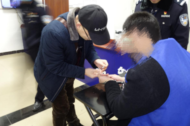 高墻內采集“DNA標本”解決在押人員“煩心事”——安岳縣看守所幫助在押人員解決孩子上戶難題