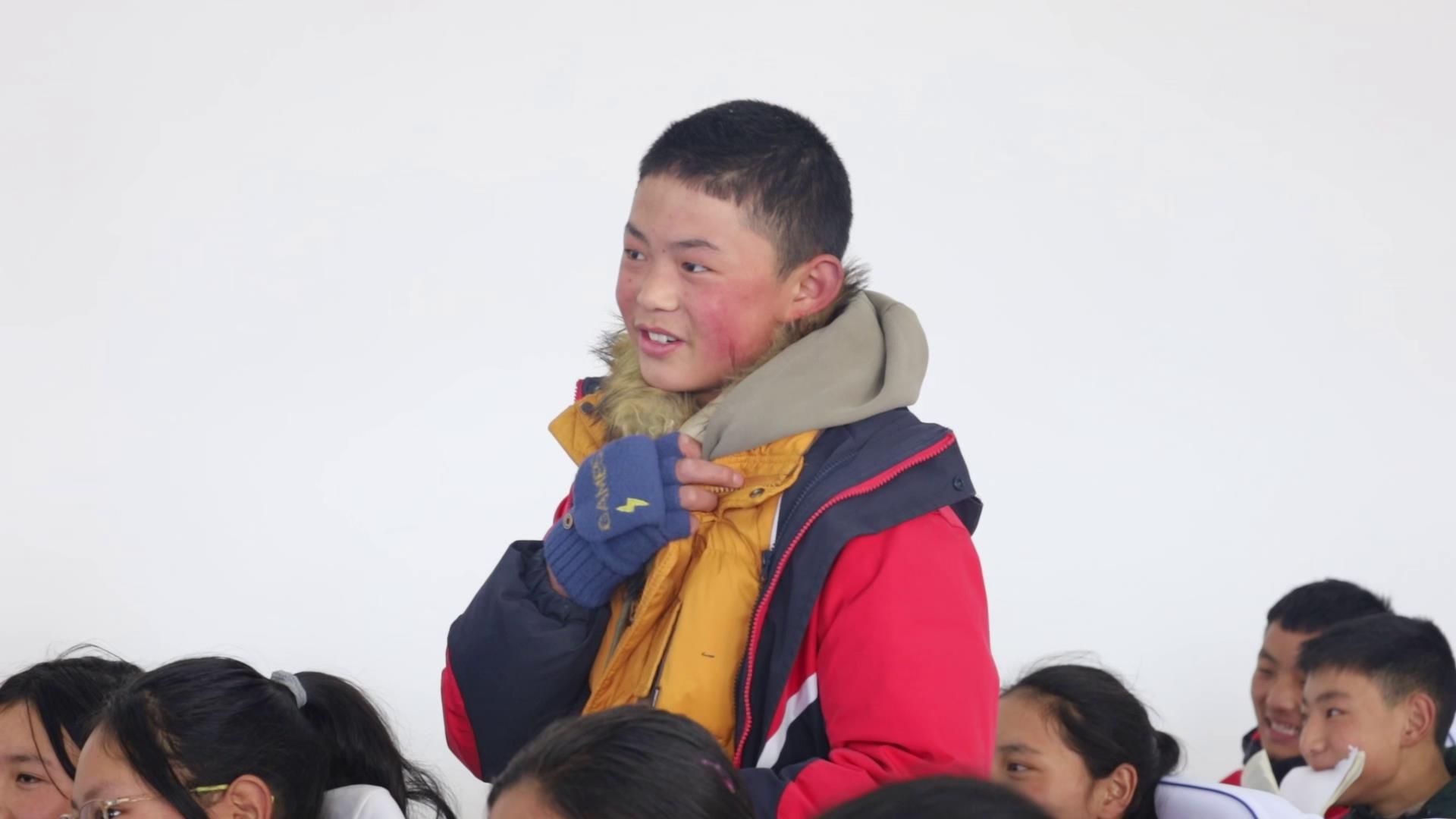 學生們回答問題.jpg