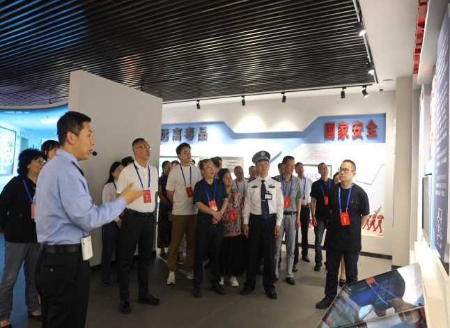 民建成都武侯區總支與成都未成年犯管教所共筑“潤心幫扶”文化培訓基地
