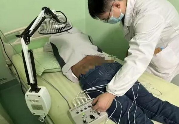 留學生中醫治腰.jpg