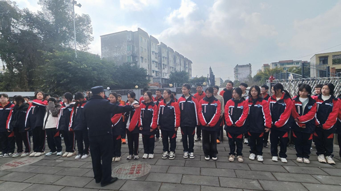 青白江中學開展反恐防爆應急演練 筑牢校園安全防線