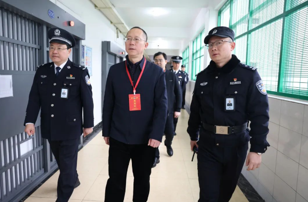 省紀委監委駐司法廳紀檢監察組赴嘉州監獄調研黨風廉政建設工作