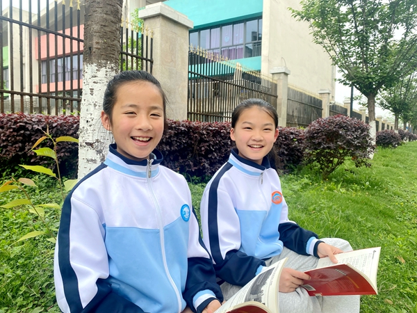 學生閱讀.JPG