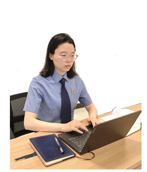 謝容 答好三份答卷 在卷宗與人心間穿行