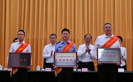 榮耀！樂山市公安局交管支隊直屬一大隊榮獲樂山市“節(jié)奏更快、效率更高、質(zhì)量更優(yōu)”實干比拼先進集體